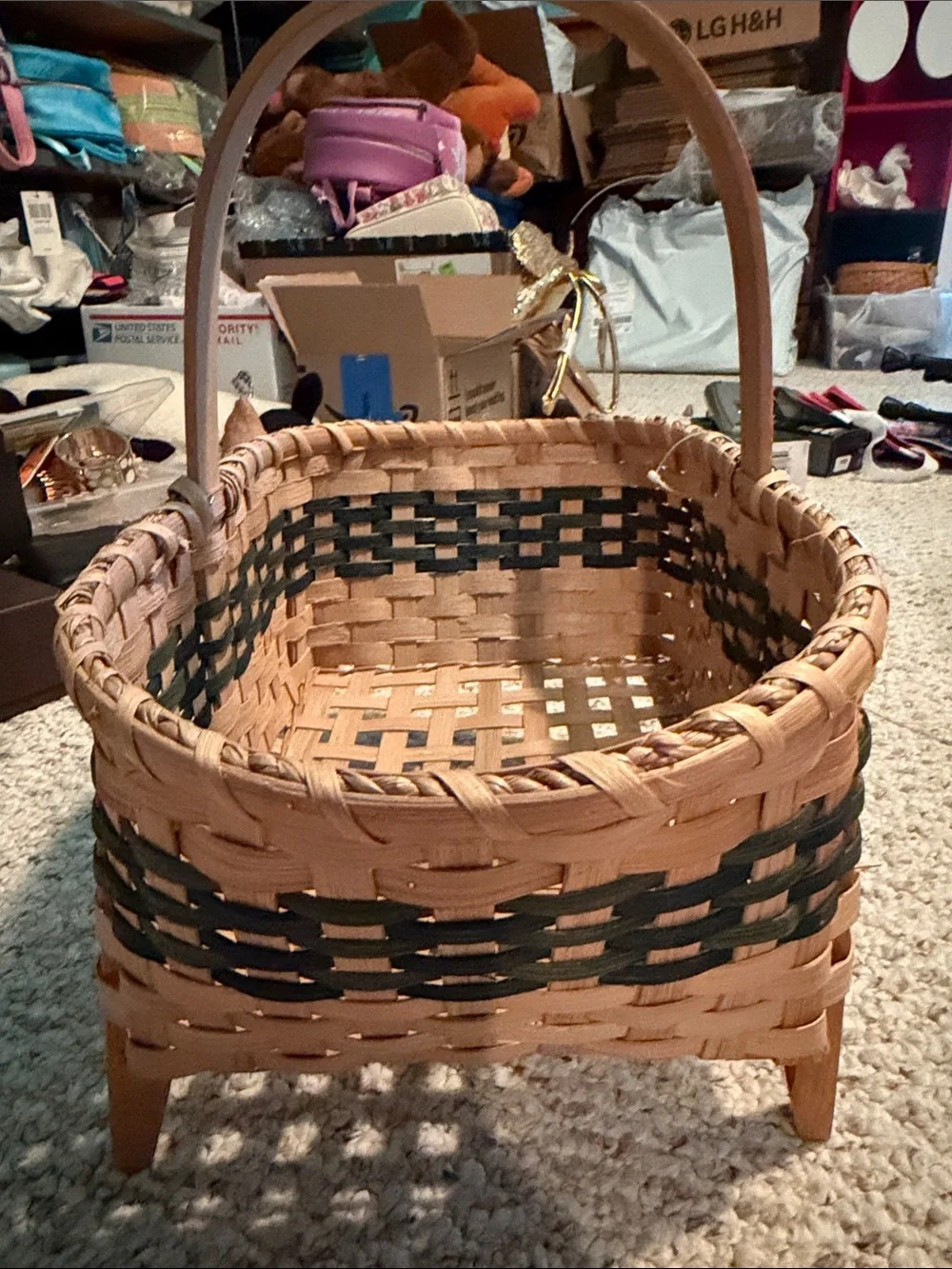 1998 Market Art Woven Tan and Black Handled Decorative Basket